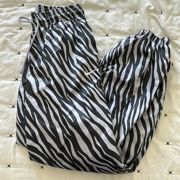 Nike Lounge Pants - Picture 1 of 4